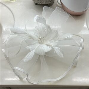Elegant White Feather Fascinator